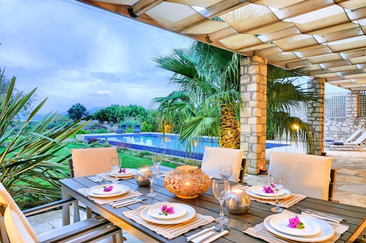 耶奥伊乌波利斯Cretan Mansion With Heated Swimming Pool别墅 外观 照片